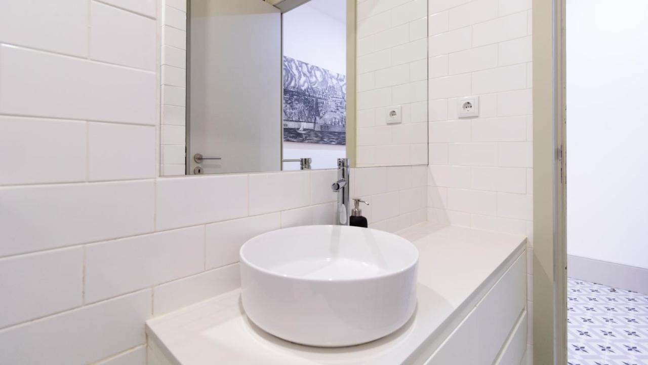 Central Stunning Duplex W/ Patio By Lovelystay OOporto Exteriör bild